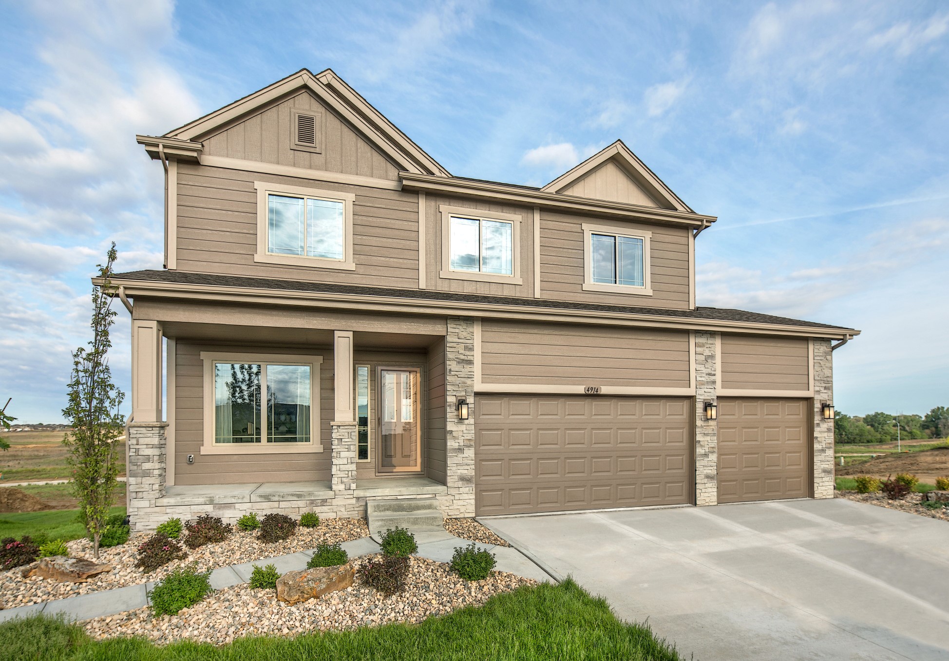 Danbury Celebrity Homes & Townhomes