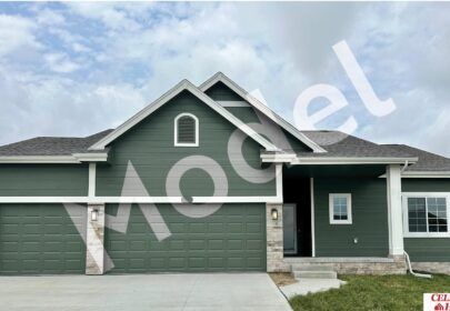 5526 N 180 Avenue, Elkhorn NE 68022